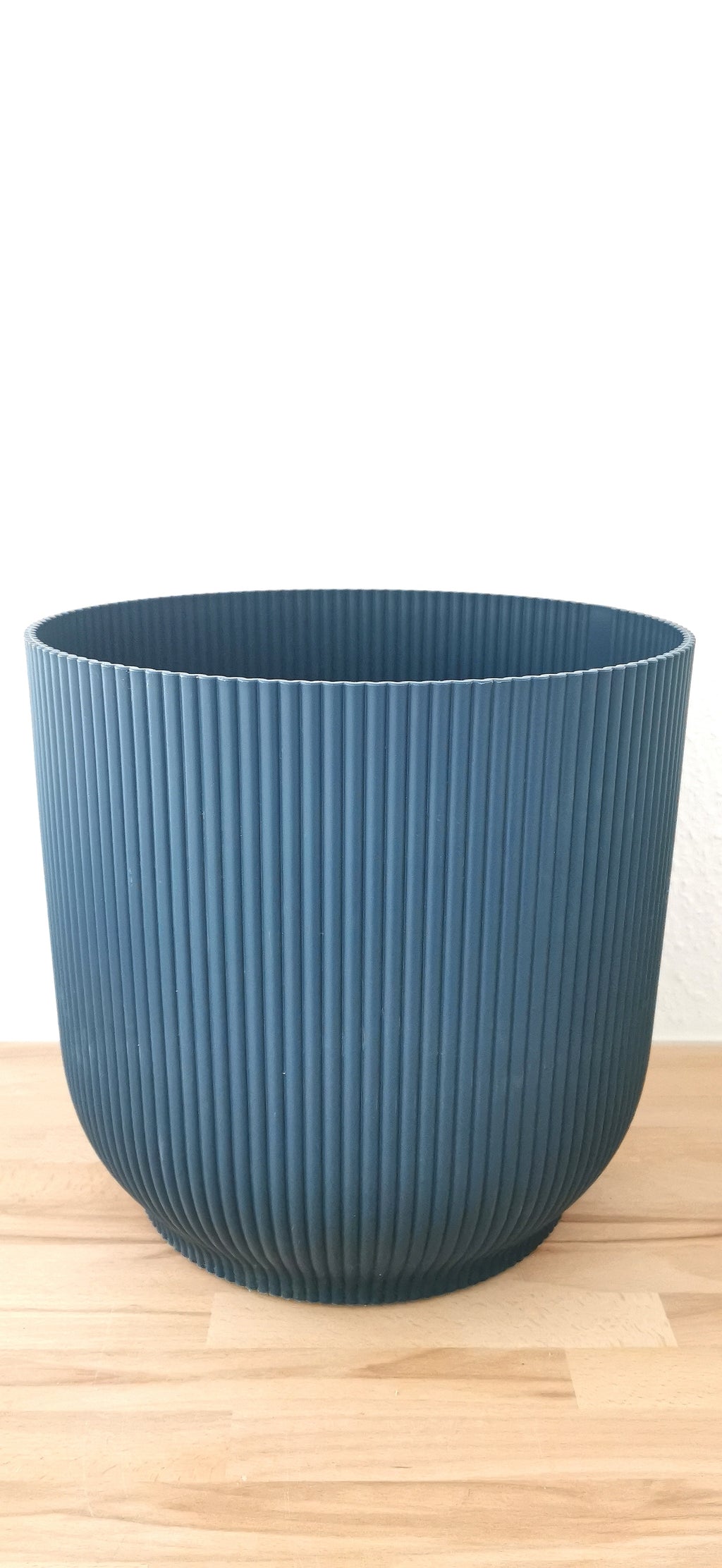 ELHO Plastic Pot - Deep Blue